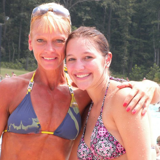 183090_10201128947846926_797007152_n