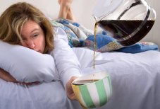 coffee_woman_in_bed