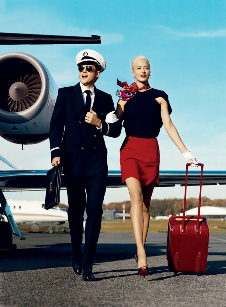 holding-travel-tips_121316129280