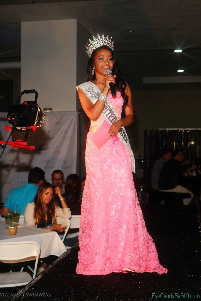 Breast Cancer Awareness Swimwear Show @ Nove 042