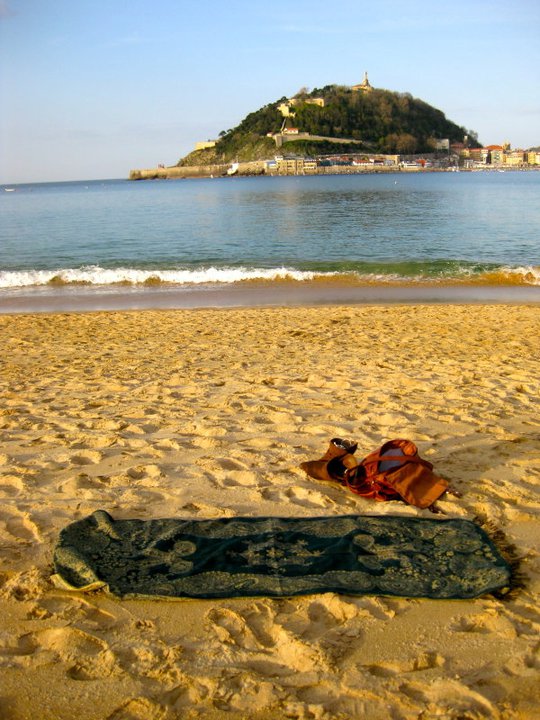 women tracling alone tips abroad 1