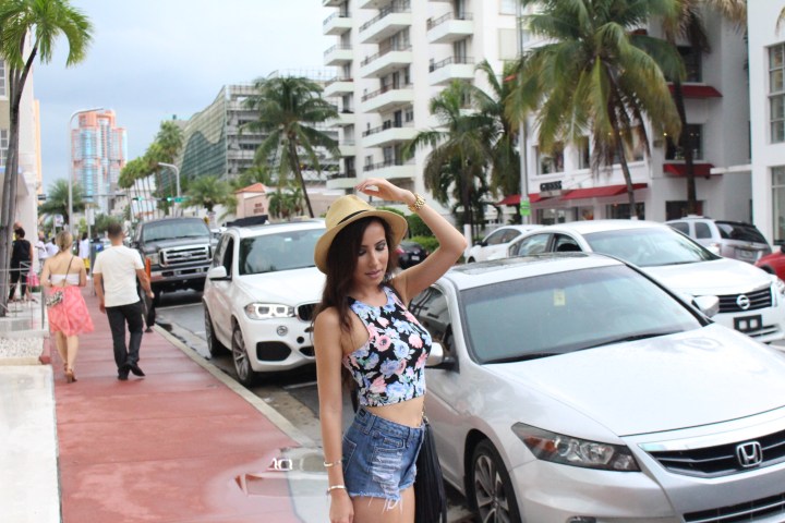 south beach miami style photo blogger fashion blogger miami fashion blog best floral print street style