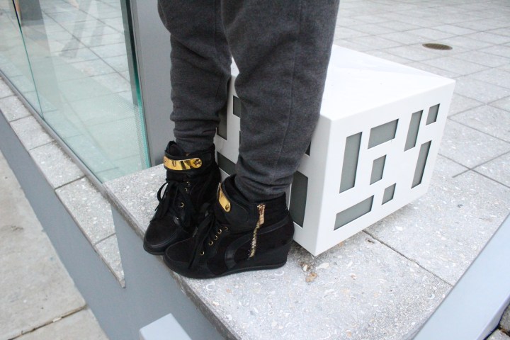 trainers detail shot black and gold blogger style2