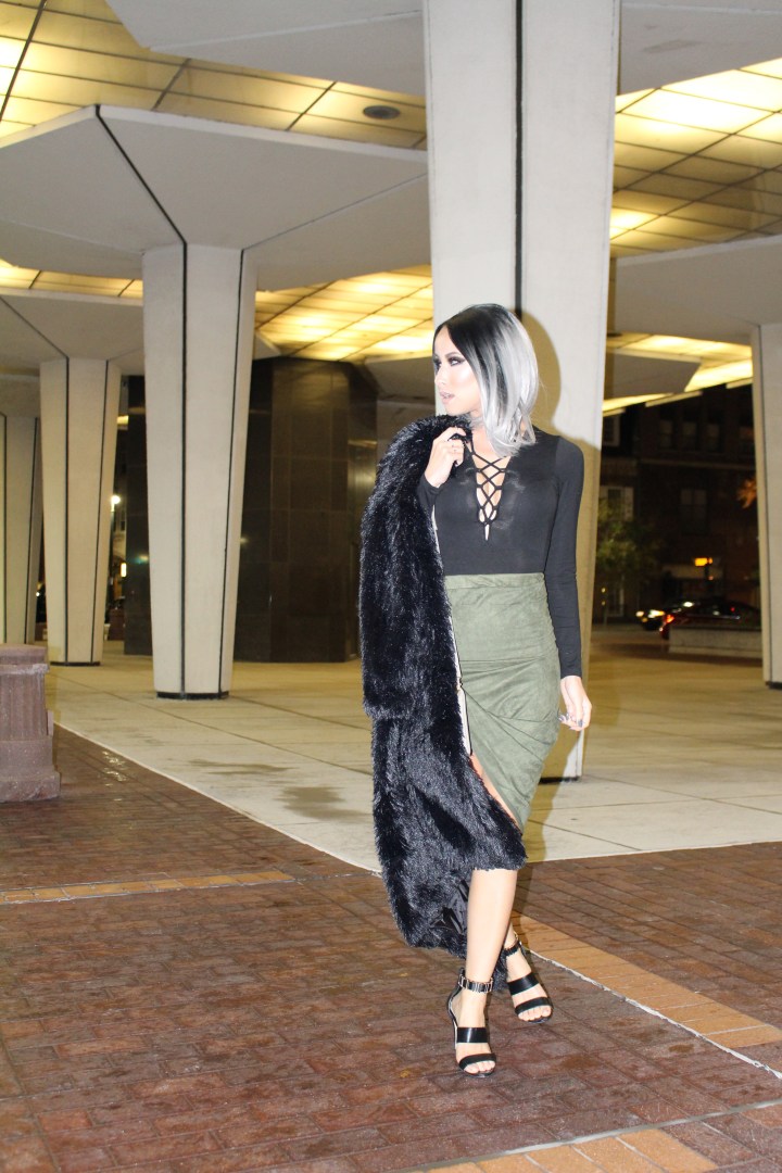 01-lisa-opie-want-my-look-raya-fur-coat-warm-new-york-fashion-blogger-lace-up-bodysuit