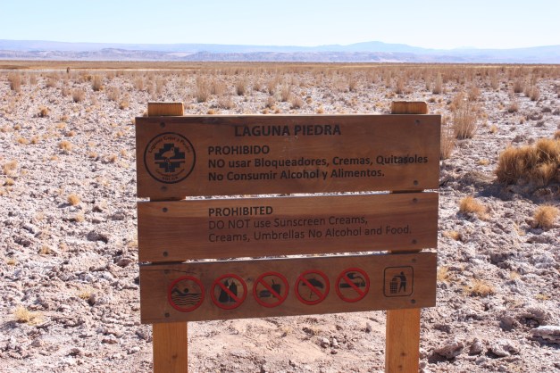 This sign asks us not to wear sunscreen. 