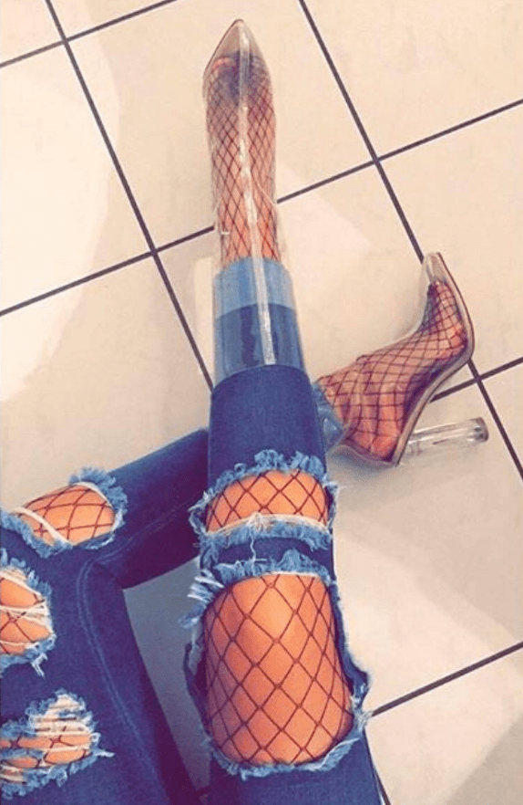 how-to-wear-clear-boots